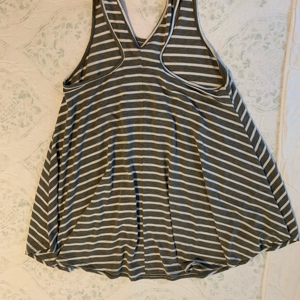 Tank top - Picture 2 of 4